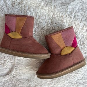 Girls Cute Cozy Boots Size 8